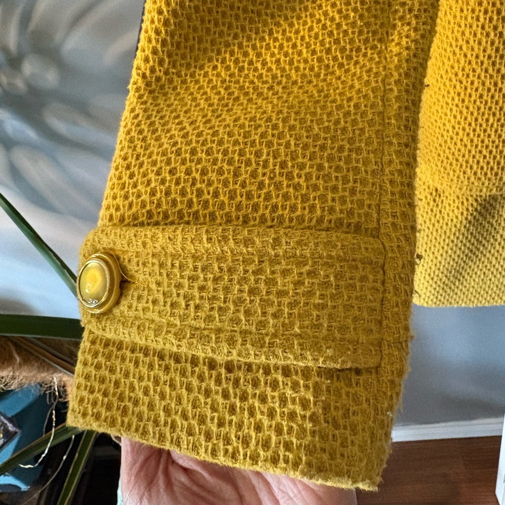 Retro Yellow Coat - Picture 6 of 6